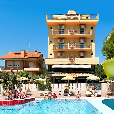 מיסאנו אדריאטיקו Hotel Caravel B&B מראה חיצוני תמונה