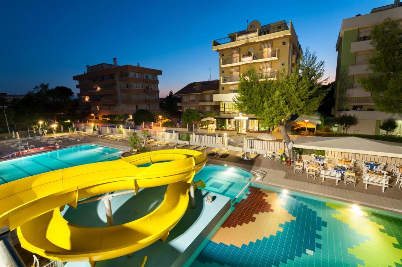 מיסאנו אדריאטיקו Hotel Caravel B&B מראה חיצוני תמונה