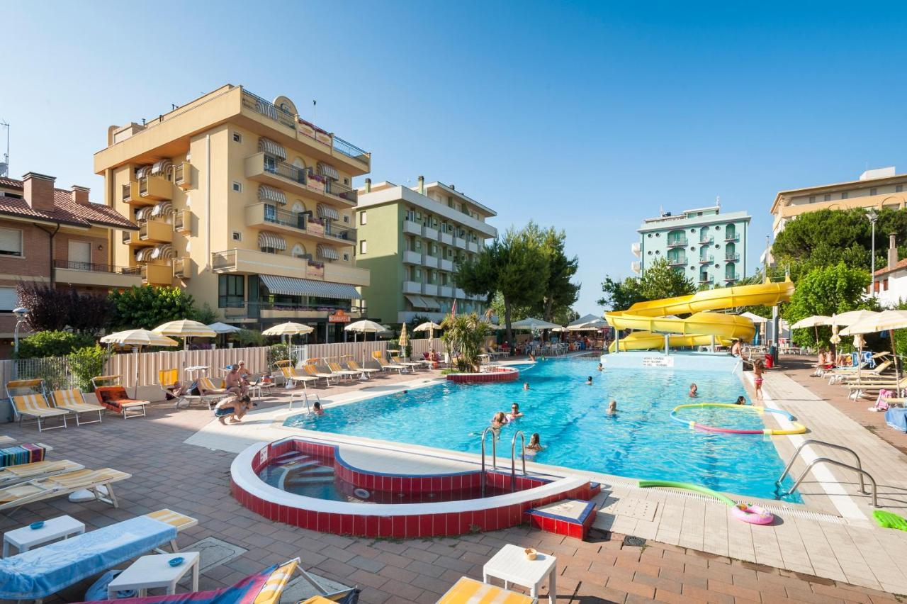 מיסאנו אדריאטיקו Hotel Caravel B&B מראה חיצוני תמונה