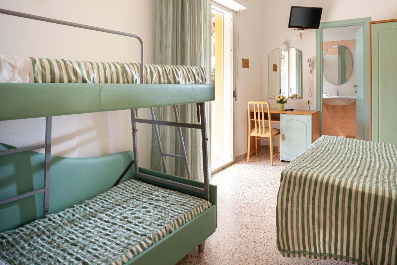 מיסאנו אדריאטיקו Hotel Caravel B&B מראה חיצוני תמונה