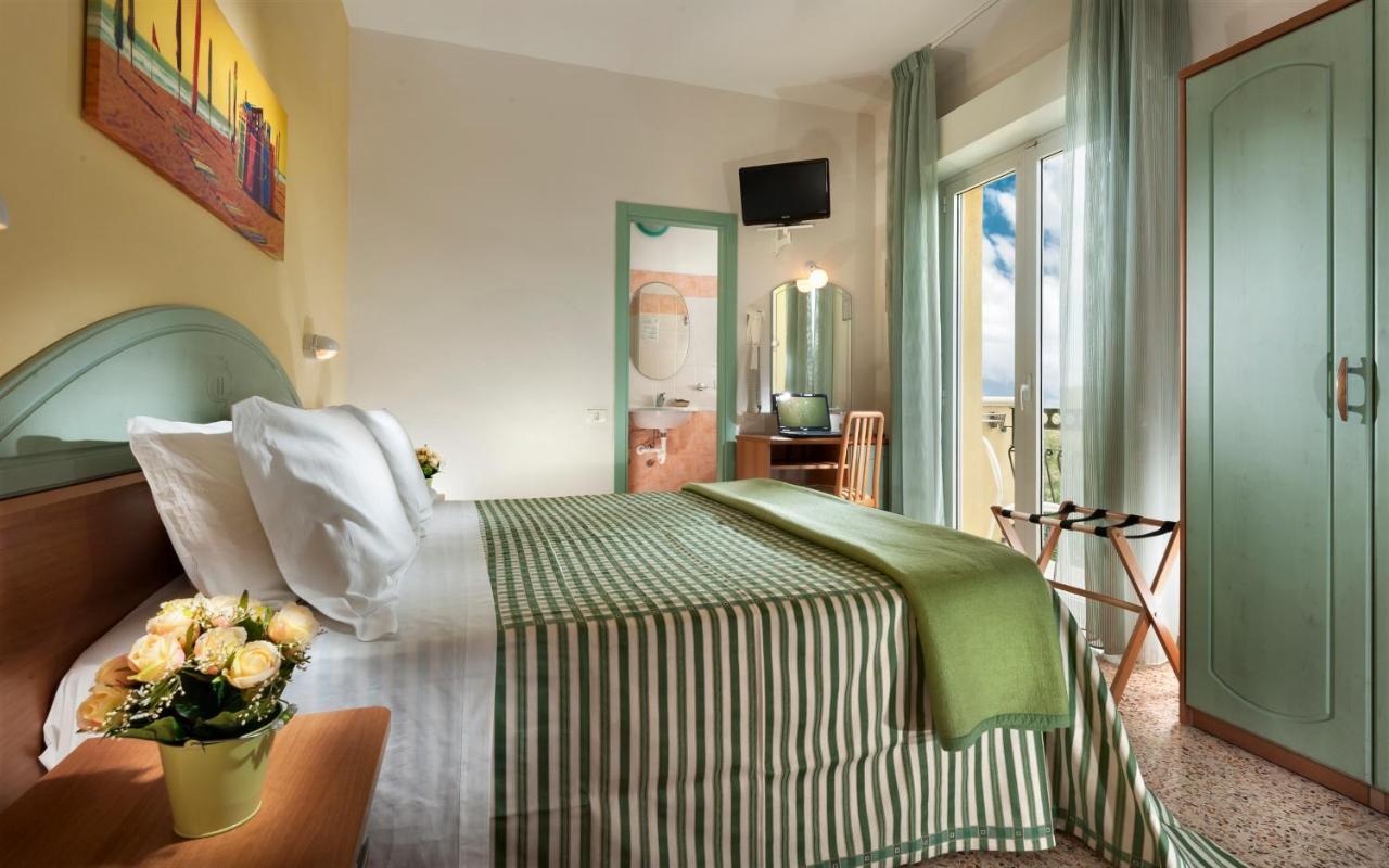 מיסאנו אדריאטיקו Hotel Caravel B&B מראה חיצוני תמונה
