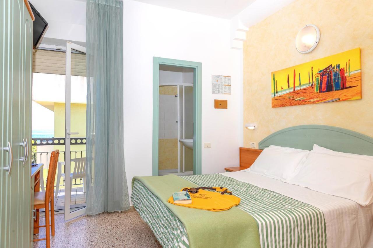 מיסאנו אדריאטיקו Hotel Caravel B&B מראה חיצוני תמונה