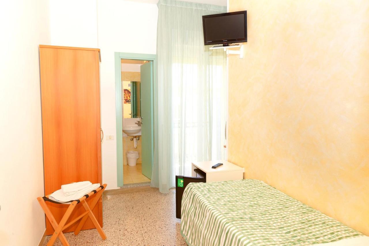 מיסאנו אדריאטיקו Hotel Caravel B&B מראה חיצוני תמונה