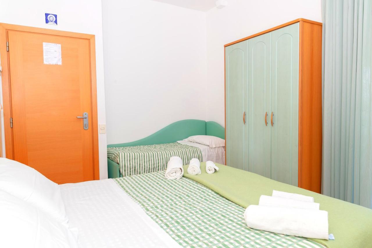 מיסאנו אדריאטיקו Hotel Caravel B&B מראה חיצוני תמונה