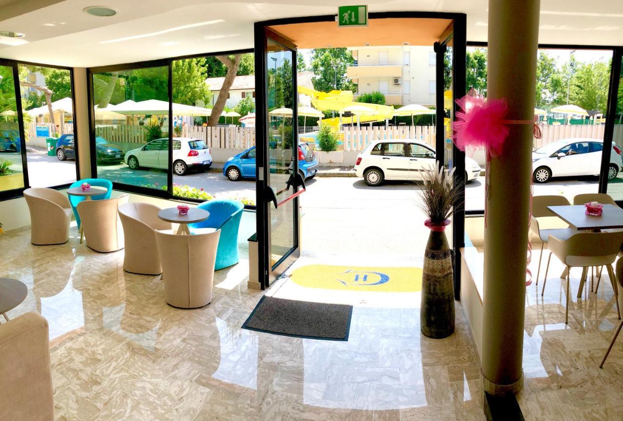 מיסאנו אדריאטיקו Hotel Caravel B&B מראה חיצוני תמונה