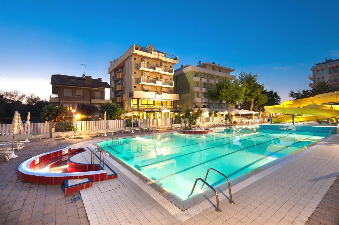 מיסאנו אדריאטיקו Hotel Caravel B&B מראה חיצוני תמונה