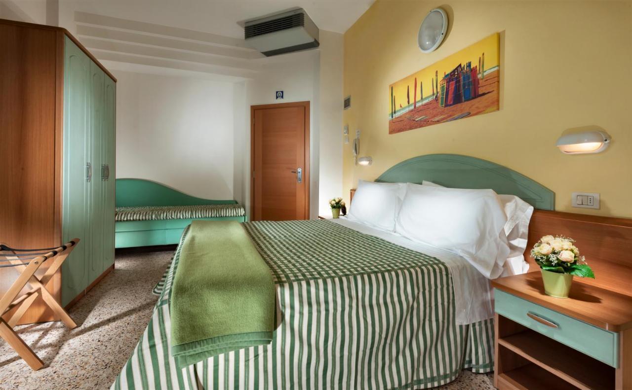מיסאנו אדריאטיקו Hotel Caravel B&B מראה חיצוני תמונה